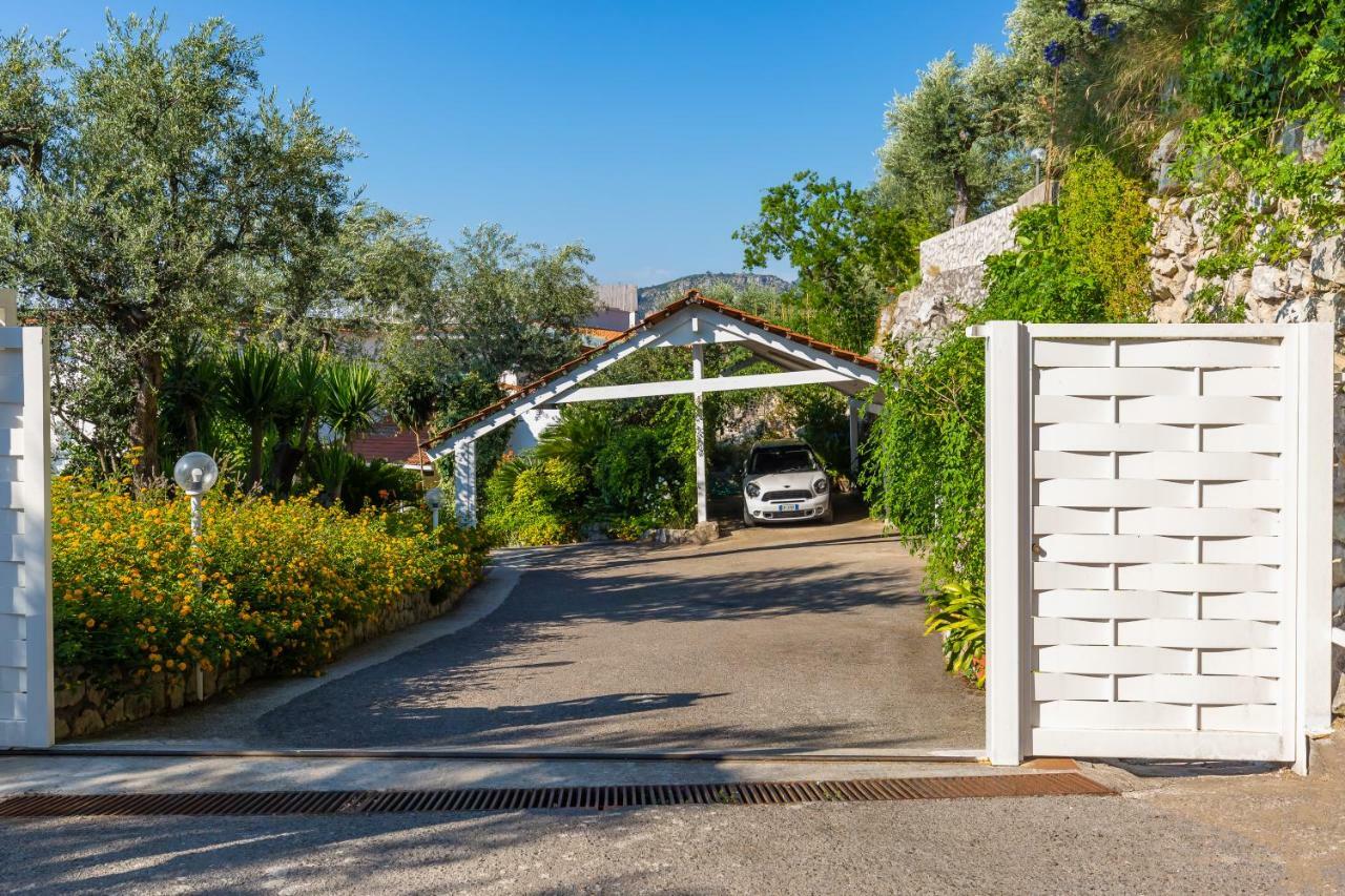 Villa Sorrento Flats Exterior foto